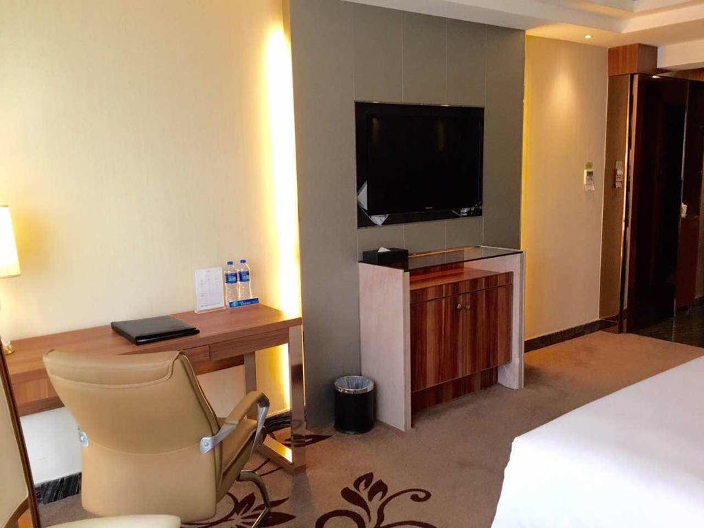 Asian Star Hotel Zhuhai Bagian luar foto