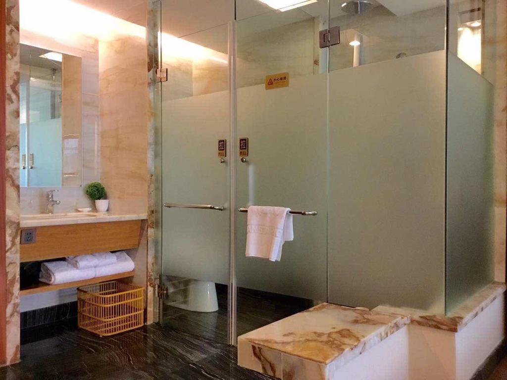 Asian Star Hotel Zhuhai Bagian luar foto