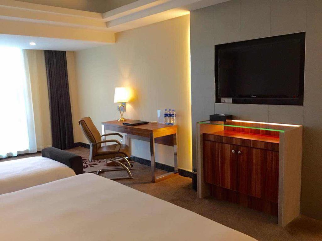 Asian Star Hotel Zhuhai Bagian luar foto