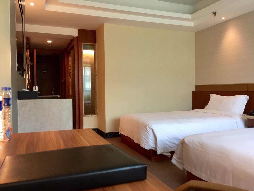 Asian Star Hotel Zhuhai Bagian luar foto